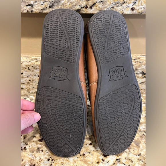 Boys size 7 Florsheim loafers like new - Picture 7 of 8